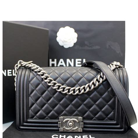 chanel boy prezzi trucchi|Chanel black handbags.